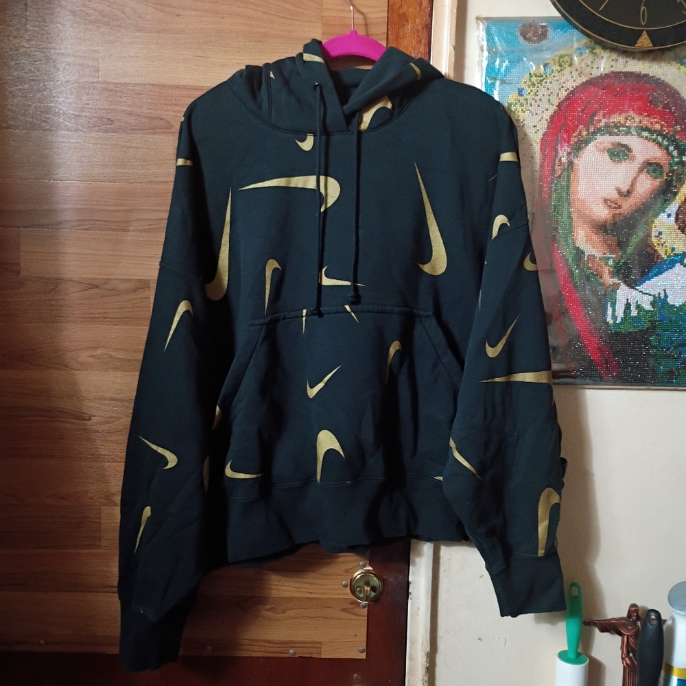 Women NIKE Sports Club Fleece hoodie AOP LOGO Black/Gold Size L